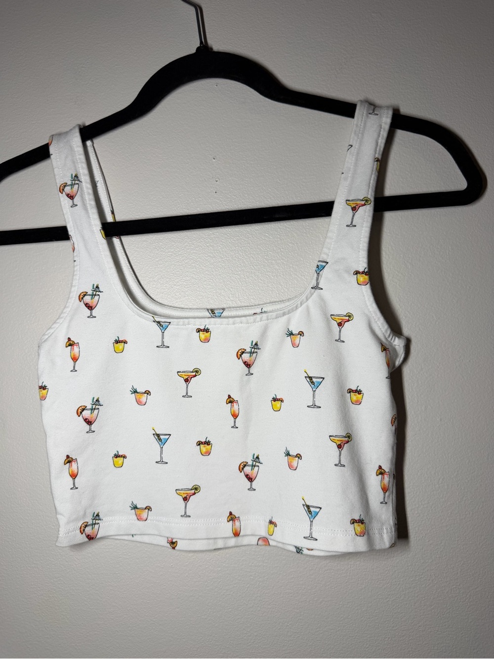 Source Unknown White Cocktail Print Crop Tank